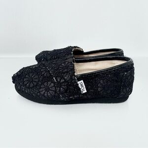 Toms Youth Classic Black Crochet Floral  Glitter Slip-On Shoe Size T 10 Girls